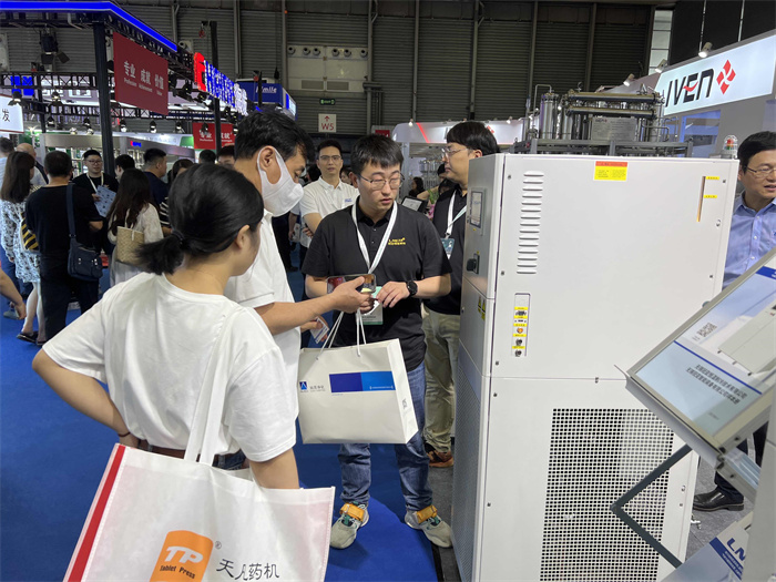 6月19-21日相聚上海 CPHI China【冠亚制冷】W4P06展位-冠亚恒温