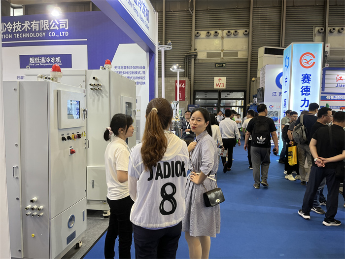 6月19-21日相聚上海 CPHI China【冠亚制冷】W4P06展位-冠亚恒温